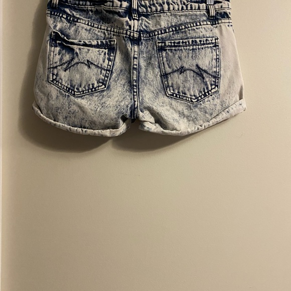 Short - Picture 4 of 5